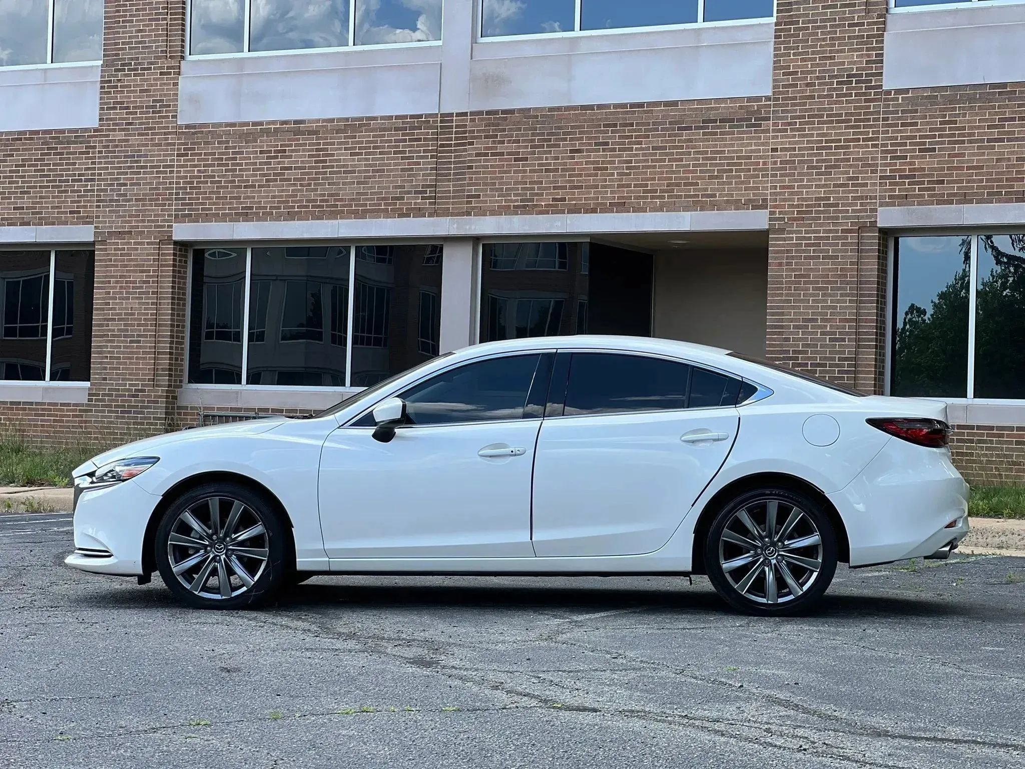 Used 2021 MAZDA MAZDA6 Touring FWD image 2