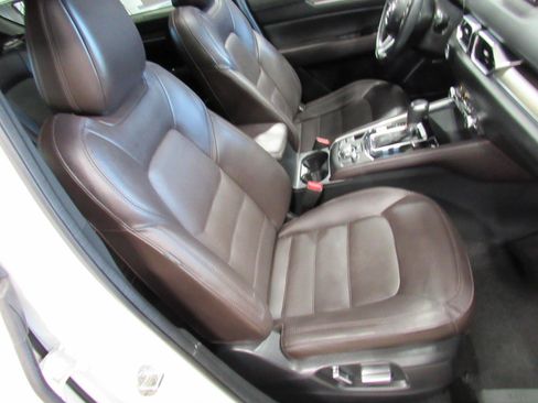 Used 2019 MAZDA CX-5 Signature AWD/4WD image 23