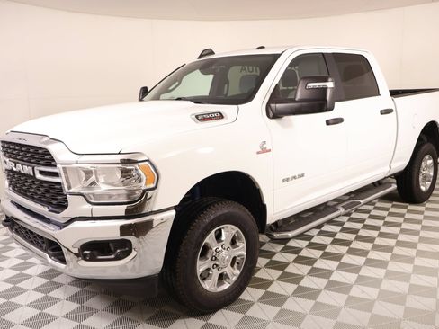 Used 2024 RAM 2500 Big Horn w/ Off Road Package AWD/4WD image 9