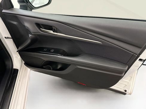 Used 2025 Toyota Camry SE FWD image 33