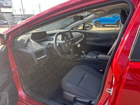 Used 2026 Toyota Prius LE FWD image 8