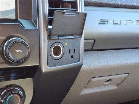 Used 2017 Ford F250 XLT w/ XLT Value Package image 10