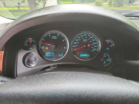 Used 2014 GMC Sierra 2500 SLT w/ Suspension Package, Off-Road image 26