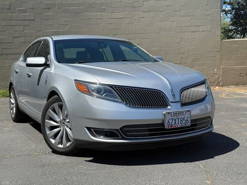 Used 2013 Lincoln MKS FWD image 2