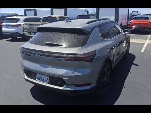 Used 2024 Chevrolet Equinox EV RS FWD image 5