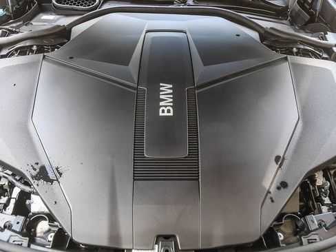 Used 2026 BMW i7 eDrive50 w/ M Sport Package RWD image 23