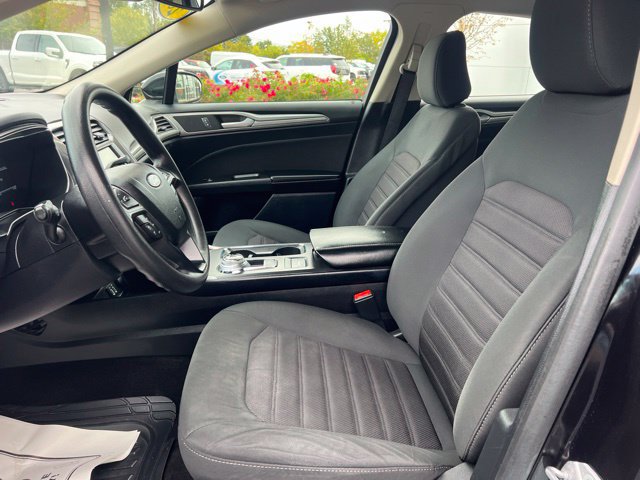 Used 2020 Ford Fusion SE FWD image 20