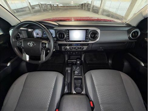 Used 2021 Toyota Tacoma SR5 AWD/4WD image 14