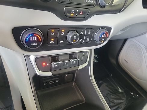 Used 2023 GMC Terrain SLT w/ Infotainment Package II FWD image 20