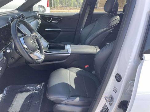 Used 2024 Mercedes-Benz GLC 300 4MATIC image 27