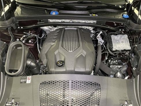 New 2026 Porsche Macan image 24