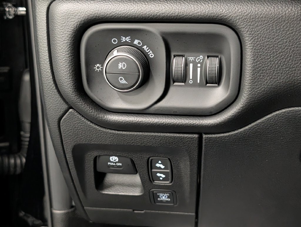 Used 2026 RAM 1500 Laramie w/ Advanced Safety Group II AWD/4WD image 21