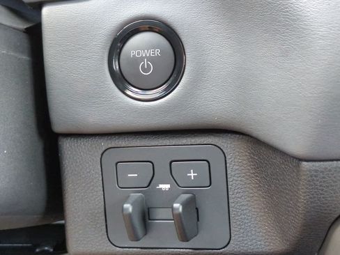 Used 2026 Toyota Tundra Platinum AWD/4WD image 25