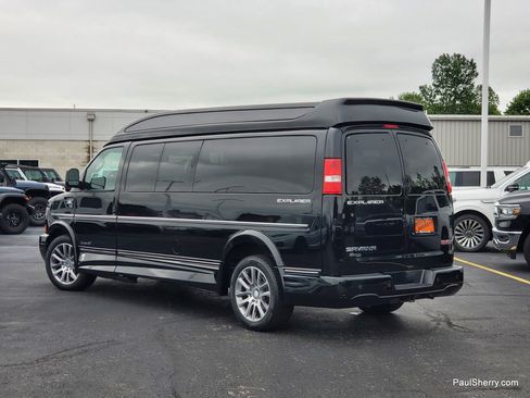 Used 2021 GMC Savana 3500 LS w/ Chrome Appearance Package RWD image 16