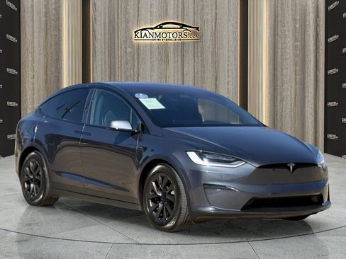 Used 2023 Tesla Model X image 1
