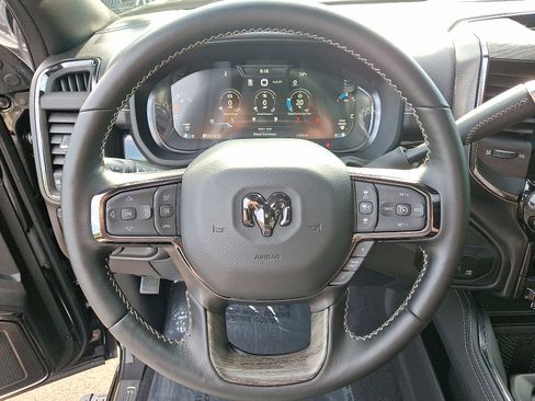 Used 2025 RAM 2500 Limited AWD/4WD image 19
