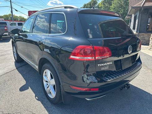 Used 2014 Volkswagen Touareg TDI AWD/4WD image 2
