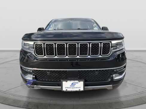 Used 2022 Jeep Wagoneer Series III image 2