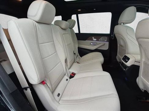Used 2025 Mercedes-Benz GLS 450 4MATIC image 24
