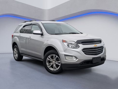 Used 2017 Chevrolet Equinox LT w/ Convenience Package FWD image 3