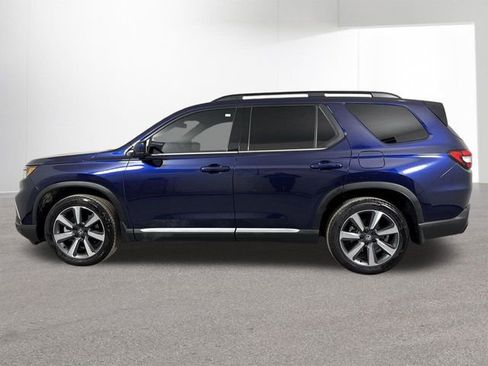 Certified 2025 Honda Pilot Touring image 32