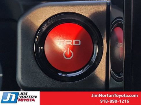 Used 2025 Toyota Tacoma TRD Off-Road image 22