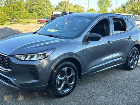 Used 2024 Ford Escape ST-Line AWD/4WD image 2