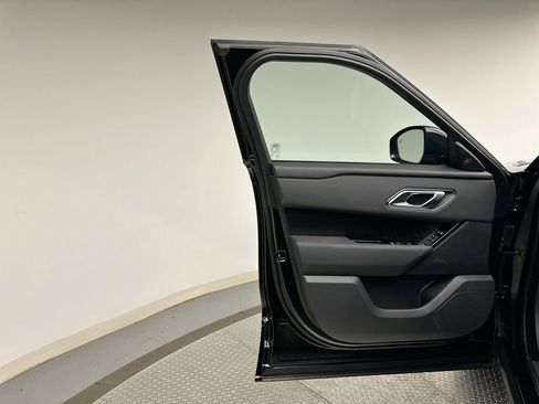 New 2026 Land Rover Range Rover Velar Dynamic SE image 17