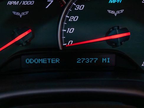 Used 2005 Chevrolet Corvette Convertible w/ Preferred Equipment Group RWD image 12