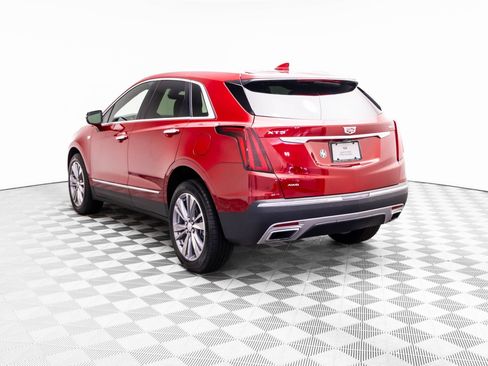 Certified 2025 Cadillac XT5 Premium Luxury w/ Technology Package AWD/4WD image 3