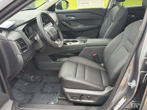 New 2026 Nissan Rogue SV FWD image 10