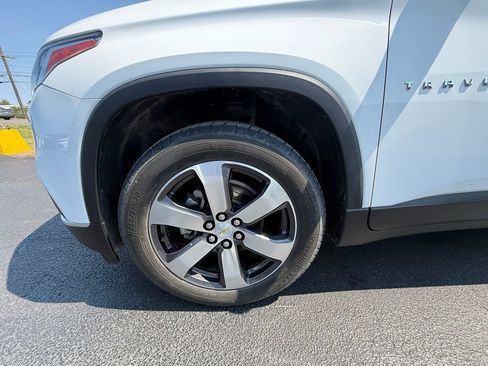 Used 2018 Chevrolet Traverse LT image 10