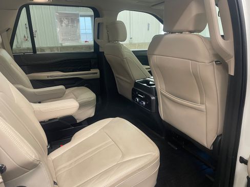 Used 2022 Ford Expedition Max Platinum AWD/4WD image 34