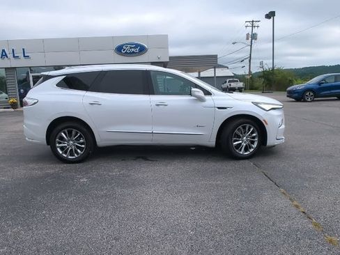 Used 2022 Buick Enclave Avenir w/ Avenir Technology Package AWD/4WD image 34