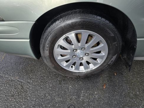 Used 2005 Buick Le Sabre Limited w/ Gran Touring Package image 10