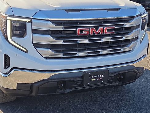 New 2026 GMC Sierra 1500 SLE image 7
