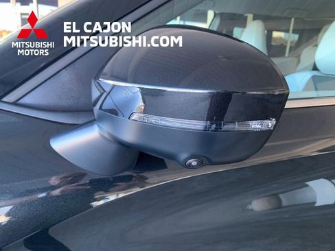 Used 2025 Mitsubishi Outlander SE image 8