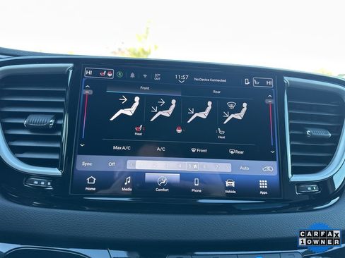 Used 2025 Chrysler Pacifica Select image 4