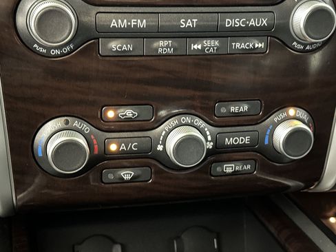 Used 2016 Nissan Pathfinder SL w/ SL Tech Package image 23