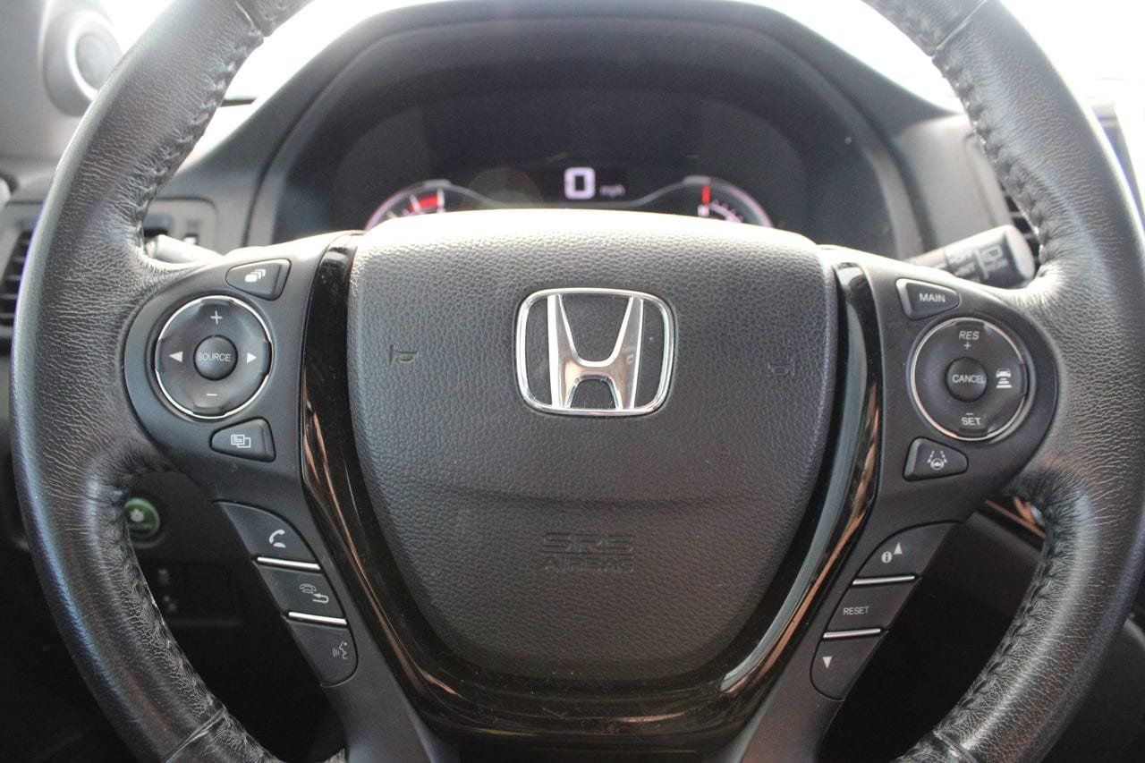 Used 2017 Honda Pilot Touring image 12