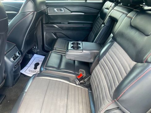 Used 2025 Ford Explorer ST-Line w/ ST-Line Street Pack AWD/4WD image 20
