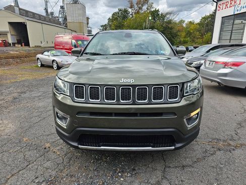 Used 2018 Jeep Compass Limited AWD/4WD image 2