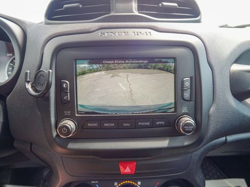 Used 2016 Jeep Renegade Trailhawk AWD/4WD image 25