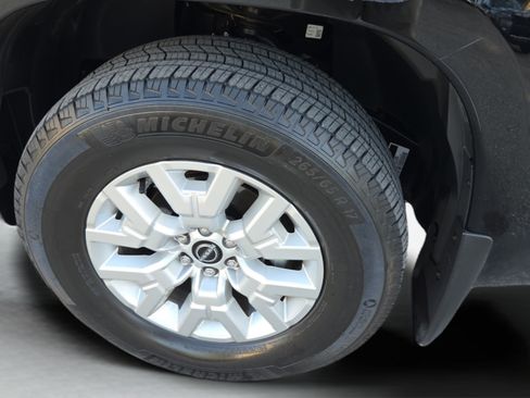 Used 2024 Nissan Frontier SV w/ SV Convenience Package RWD image 28