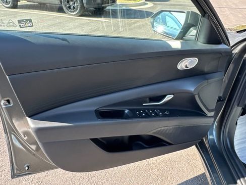 New 2026 Hyundai Elantra SE image 9