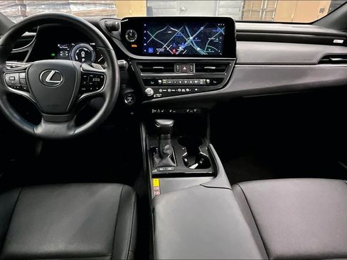 Used 2025 Lexus ES 300h w/ Premium Package image 15