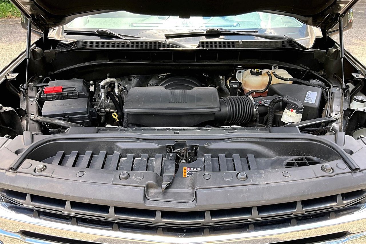 Used 2021 Chevrolet Silverado 1500 LT w/ Bed Protection Package AWD/4WD image 27