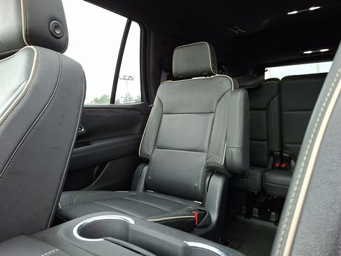 Used 2021 GMC Yukon SLT w/ SLT Luxury Plus Package image 18