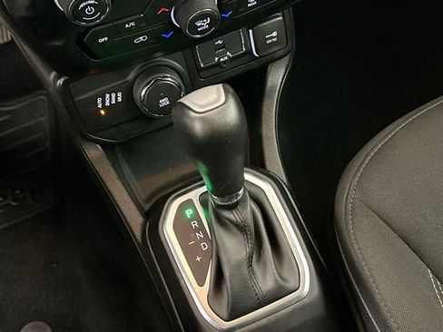 Used 2023 Jeep Renegade Latitude image 15