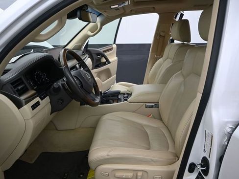 Used 2021 Lexus LX 570 4WD w/ Luxury Package image 16